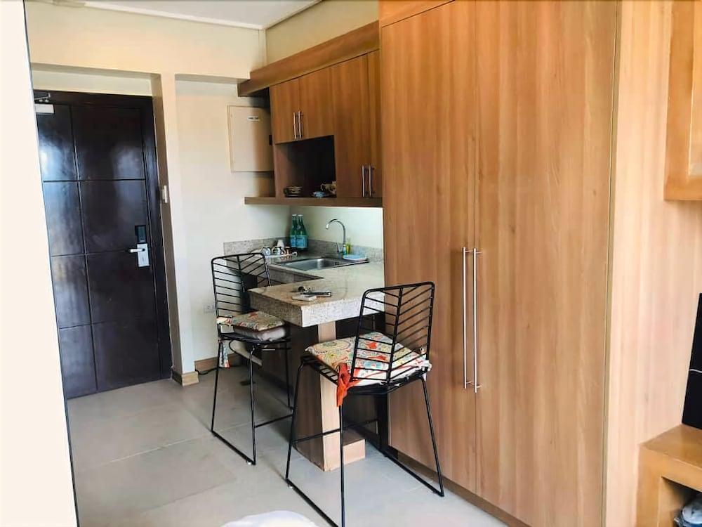 City Suites Ramos Tower Себу Экстерьер фото