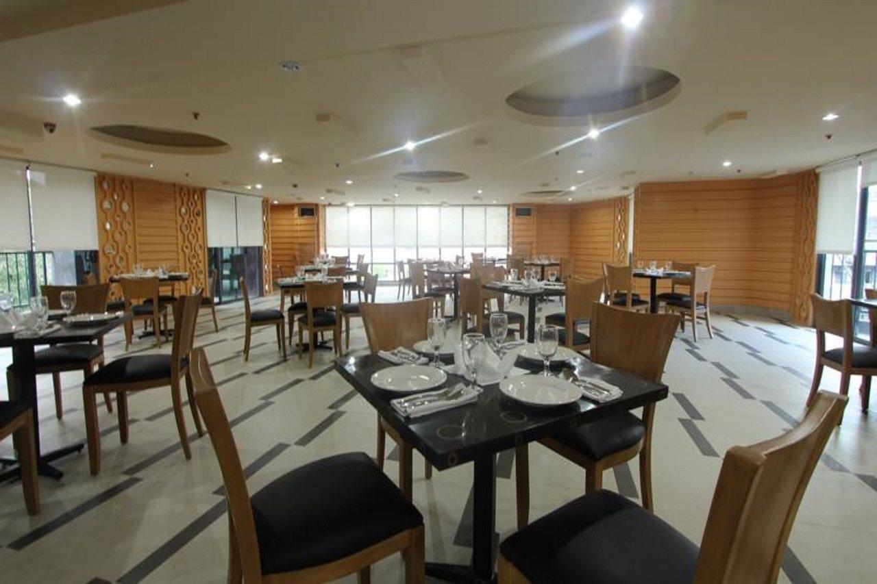 City Suites Ramos Tower Себу Экстерьер фото